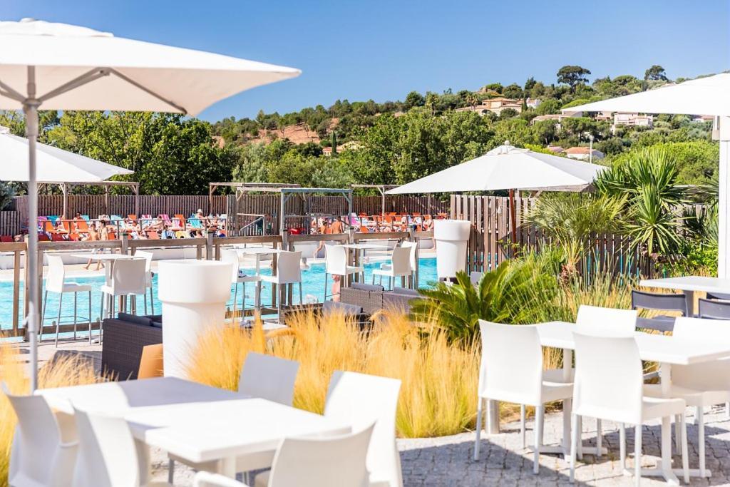 Domaine Des Naiades Hotell Grimaud Exteriör bild